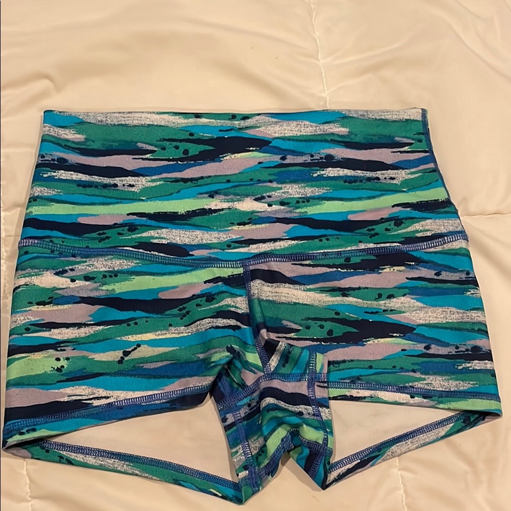 Lululemon size 8 Boogie Shorts